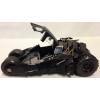 the Dark Knight Batmobile & Batman 1:24 in doos (Jada Toys Metals die cast)